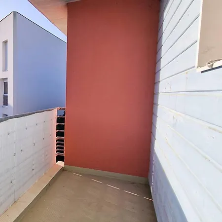Lumineux Avec Balcon Pres De La Plage, Parking, Wifi - Fr-1-825-51 Lägenhet *
